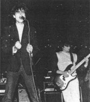 Robert Gawlinski + Jozek, fot. M. Martynek, Non Stop 01/1988